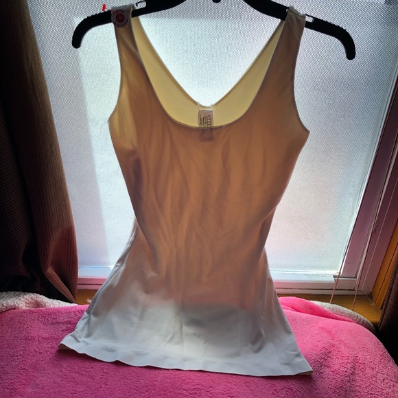 ASSETS SPANX Cream Ivory Slimming Top - Picture 2 of 8